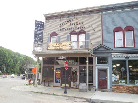 Village Tavern Restaurant & Inn by null