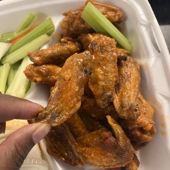 Buffalo Joe's Howard Street - Single Order - American Near Me - Chicago, Illinois Buffalo Joe's Howard Street - Single Order - American Near Me - Chicago, Illinois