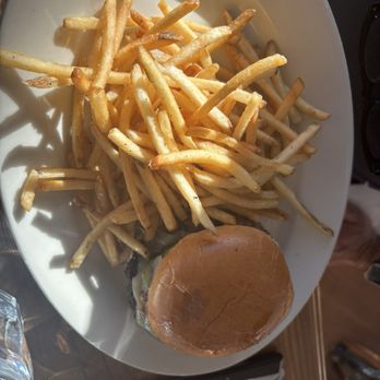 Cassis - l'Hamburger - French Near Me - Milwaukee, Wisconsin