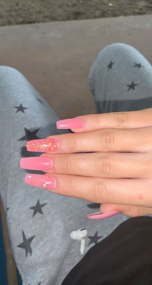 Top Nails Logo