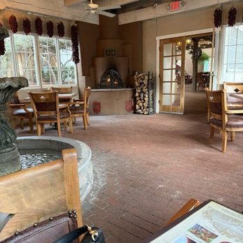 El Pinto - Dining area - New Mexican Cuisine Near Me - Albuquerque, New Mexico