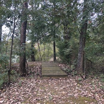 Cedar Crest Lodge - Peaceful Hike - Bed & Breakfast Near Me - Pleasanton, Kansas