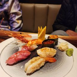 Premium 7-Piece Sushi Set