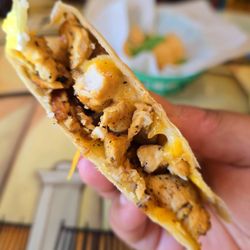 Tres Primos Authentic Mexican Restaurant - Chicken quesadilla