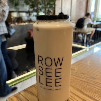 Rowseelee - Large Roasted Oolong Milk Tea with boba - Bubble Tea Near Me - Cold Spring, New York