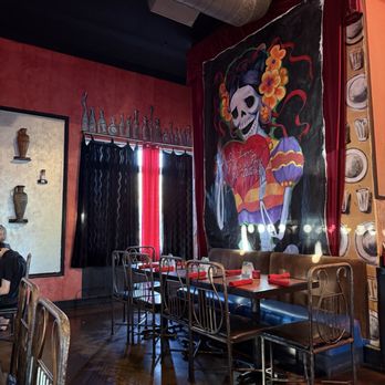 Todo Un Poco - Pizza Near Me - Elk Grove, California Todo Un Poco - Pizza Near Me - Elk Grove, California