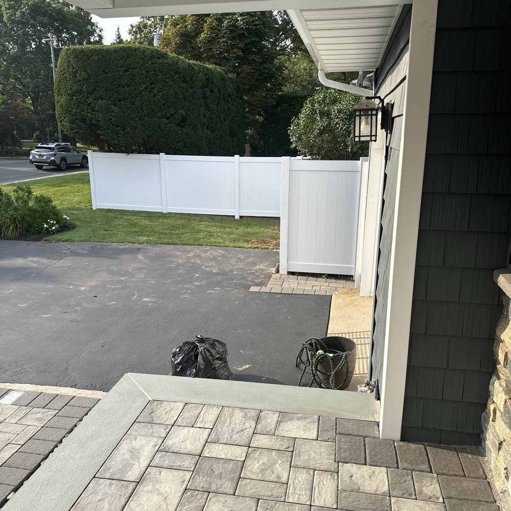 Anchored Fence - Fences & Gates Near Me - North Babylon, New York