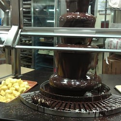Golden Corral Buffet & Grill - Chocolate fountain