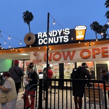 Randy's Donuts - Donuts Near Me - Santa Monica, California Randy's Donuts - Donuts Near Me - Santa Monica, California