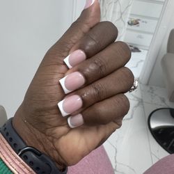102 Annie’s Nails