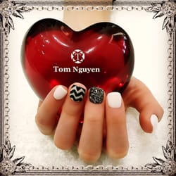 Nail Studio By Tom - Chevron Nails Inspiration By Tom Nguyen #nailstudiobytom #aprettysetofnails #nailbytom #nailbytomnguyen