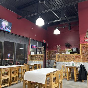 Crazy Crab - Inside - Cajun/Creole Near Me - Streamwood, Illinois