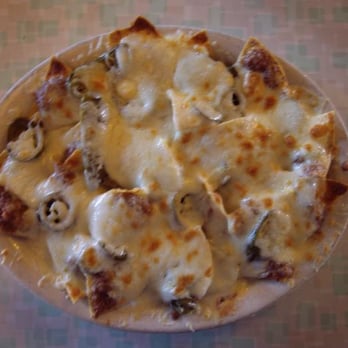 Su-Casa Restaurant - Bean & Cheese Nachos. THE BEST DISH HERE! - Mexican Near Me - El Paso, Texas