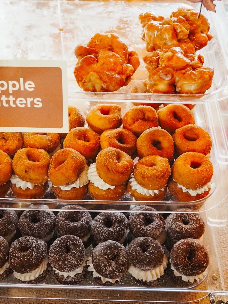 McDougal Orchards Logo