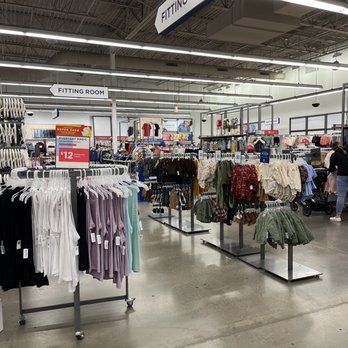 Old Navy - Men's Clothing Near Me - Lakewood, Washington