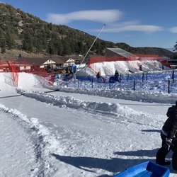 Yetis Snow Play - Small sled run. Fun for small children