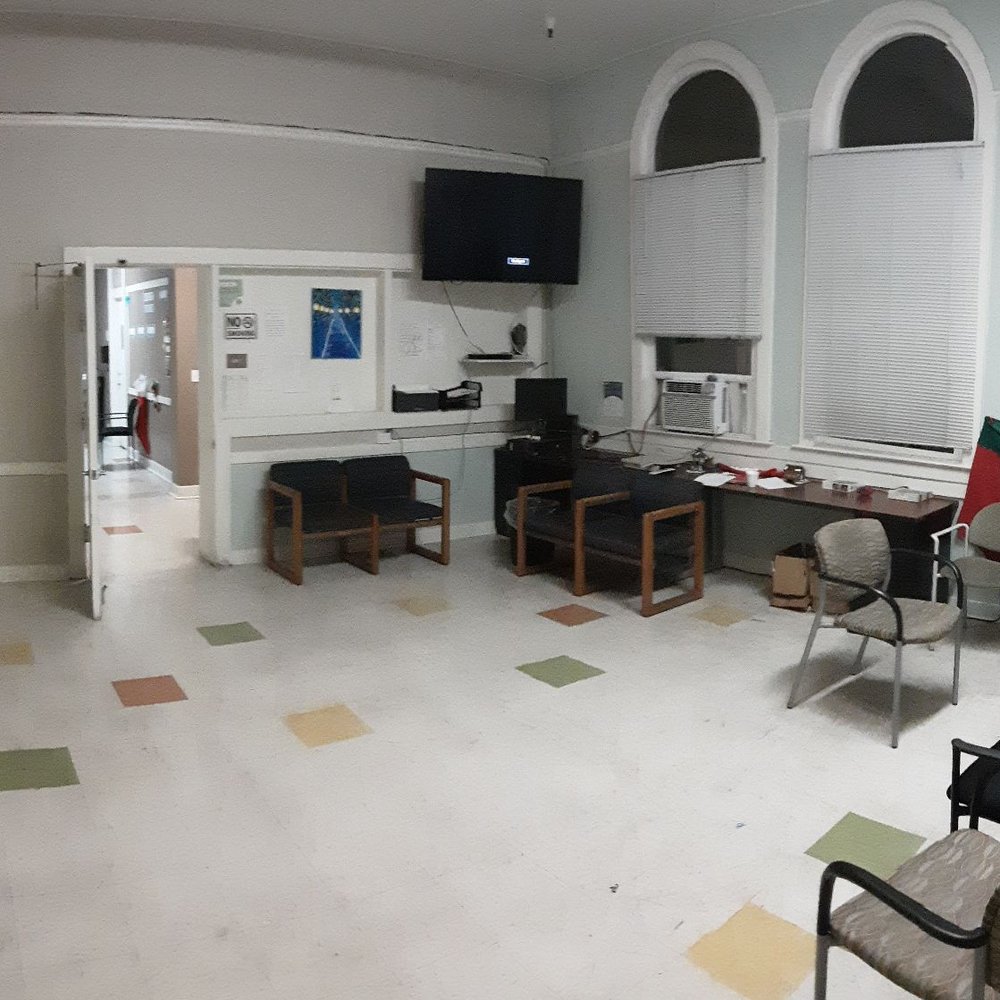 Phoenix House - Orange County - One of the many group rooms or if someone just wants to chill out and watch some cable tv - Counseling & Mental Health Near Me - Santa Ana, California Phoenix House - Orange County - One of the many group rooms or if someone just wants to chill out and watch some cable tv - Counseling & Mental Health Near Me - Santa Ana, California