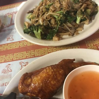 Silk Road Restaurant - Stuffed chicken wings and pad kee mow - Thai Near Me - Springdale, Arkansas