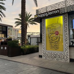 Exterior outside entrance of Happy Lemon - San Diego, California Exterior outside entrance of Happy Lemon - San Diego, California