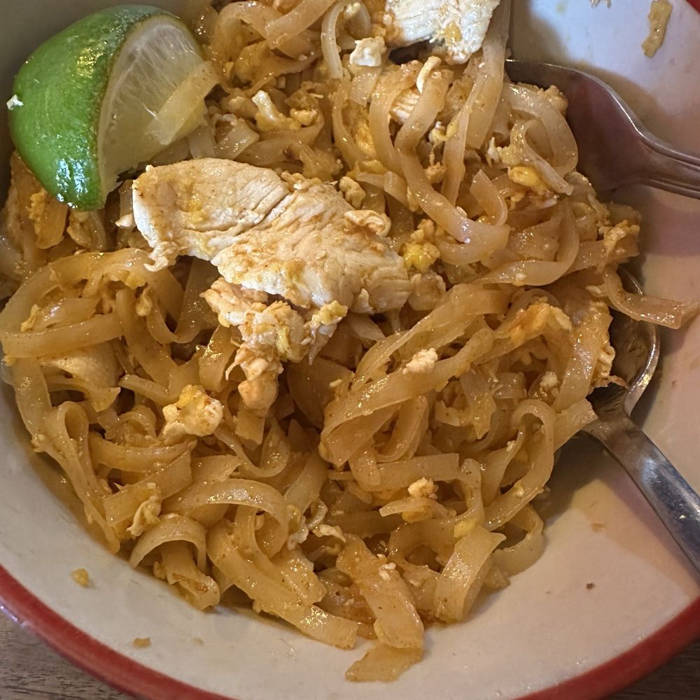 Lung Yai Thai Tapas - Chicken Pad Thai - Tapas/Small Plates Near Me - Miami, Florida