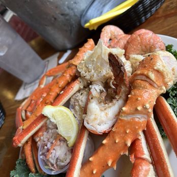 Spondivits - Deluxe Platter - Seafood Near Me - East Point, Georgia Spondivits - Deluxe Platter - Seafood Near Me - East Point, Georgia