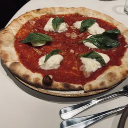 Burrata basil pizza