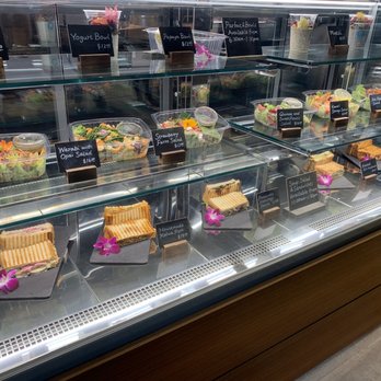 Halekulani Bakery - Bakeries Near Me - Honolulu, Hawaii