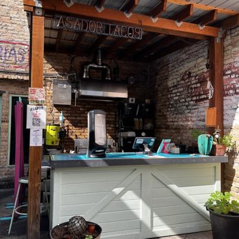 Las Perlas - Taco stand through the back of the bar - Cocktail Bars Near Me - Austin, Texas
