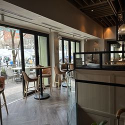 Alta Via Market Square - Inside