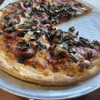 The Pizzeria Factory - Pepperoni mushroom thin pizza - Italian Near Me - Winnetka, California