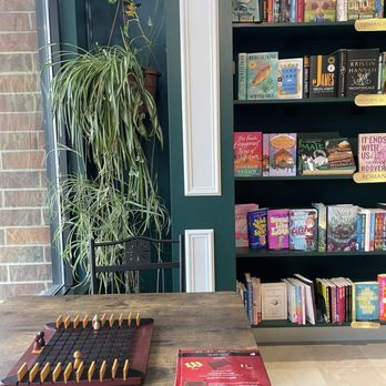 Swallow Stories Bookshop - Bookstores Near Me - Lisle, Illinois