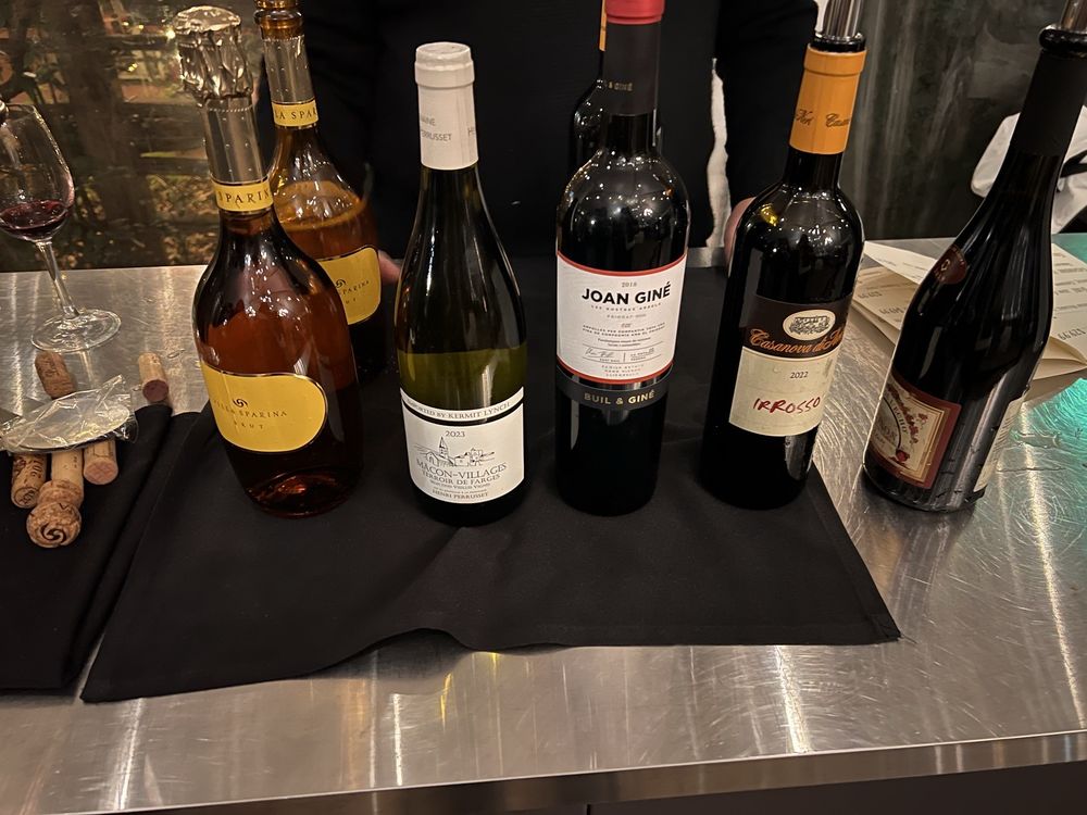 Wahoo Wine and Provisions - vineyard in Decatur, GA