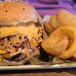 La Birra Bar - O.F. burger