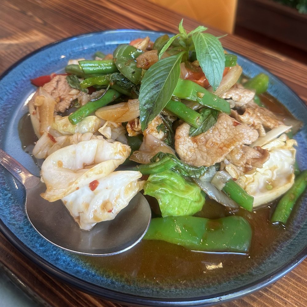 Lao Garden - Drunken Noodle - Laotian Near Me - Berkeley, California
