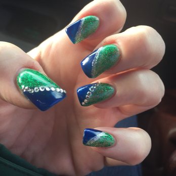 Longview Nails - Seahawks nails at the best nail salon in Longview. Definitely worth the 25 minute drive from Castle Rock. - Nail Salons Near Me - Longview, Washington