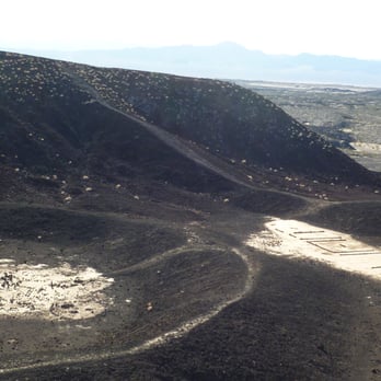 Amboy Crater - View of the inside. - Hiking Near Me - Amboy, California Amboy Crater - View of the inside. - Hiking Near Me - Amboy, California