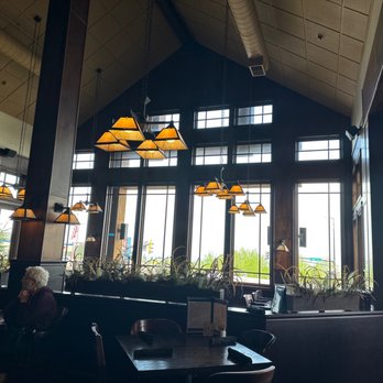 Black Woods Grill & Bar - Dining room view of Lake - Steakhouses Near Me - Duluth, Minnesota