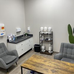 Sleep Medicine Of DFW - Plano - Patient rooms complete with sample masks and CPAP machine. #cpap #cpapmasks #sleepmedicine #sleepspecialists #sleepclinic