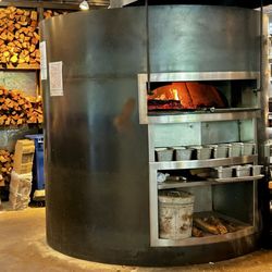 Pizzeria Toro - Pizza Oven