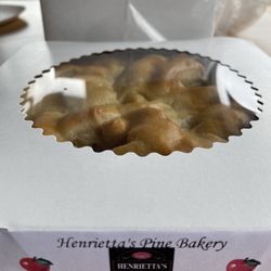 Henrietta's Pine Bakery - Apple pie