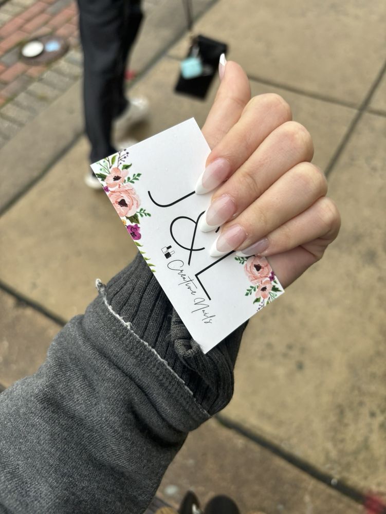 J & L Creative Nails Logo