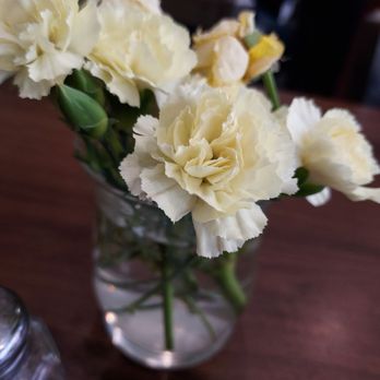 Kain Tayo - Live flowers at the table - Pan Asian Near Me - St. Louis, Missouri Kain Tayo - Live flowers at the table - Pan Asian Near Me - St. Louis, Missouri