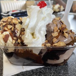 Braum's - Brownie Double Hot Fudge Sundae