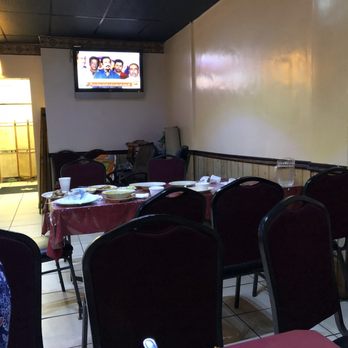 Lahore Food & Grill - No one cleaning the tables - Indian Near Me - Chicago, Illinois