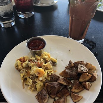 Ol'Vine Fresh Grill - Farmer's Scramble - Bars Near Me - Tulsa, Oklahoma