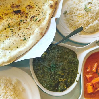 Saffron Grill - Palak Masala (sag) with paneer Butter specialty with tofu Garlic naan @shelbyfoodadventure - Indian Near Me - Seattle, Washington
