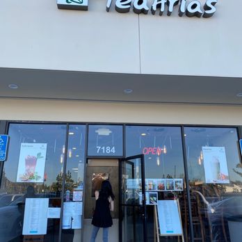 TeaArias - Outside walk up - Bubble Tea Near Me - Huntington Beach, California TeaArias - Outside walk up - Bubble Tea Near Me - Huntington Beach, California