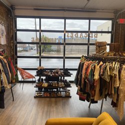 Decades Vintage Clothing & Vinyl - Shoes and accessories