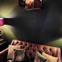 Wonderland Café - Couch seating