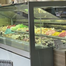 Eiscafe Venezia - Riesige Auswahl, ... und alles schmeckt super!